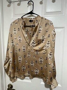 Ann Taylor Satin V-Neck Blouse in Tan with White and Black Floral Print